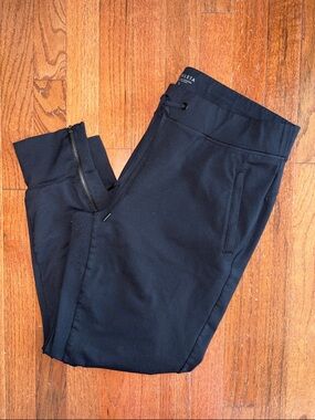 Athleta Black Drawstring Jogger Pants Zippered Ankles and Pockets Size Large